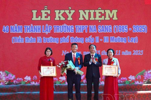 Trường THPT Na Sang kỷ niệm 40 năm thành lập
