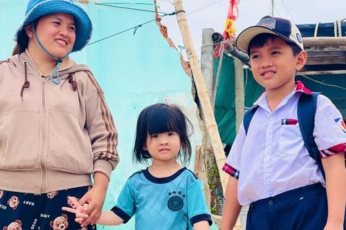 Rộn vui những lớp học ở làng chài sau gió bão