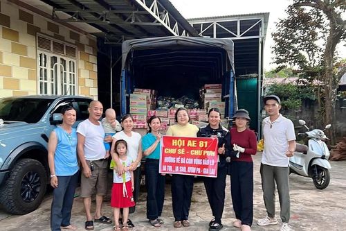 300 phần quà tặng người dân bị ảnh hưởng bởi cơn bão số 13 ở phía Tây tỉnh Gia Lai