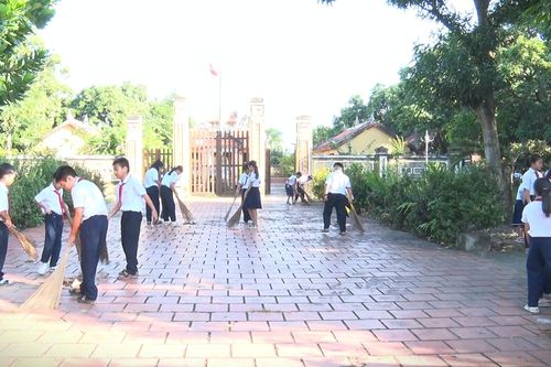 Trường Tiểu học Thị trấn 2 tổ chức hoạt động chào mừng Ngày Nhà giáo Việt Nam