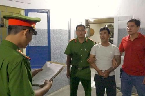 Khởi tố đối tượng gây ra nhiều vụ cướp giật dây chuyền vàng