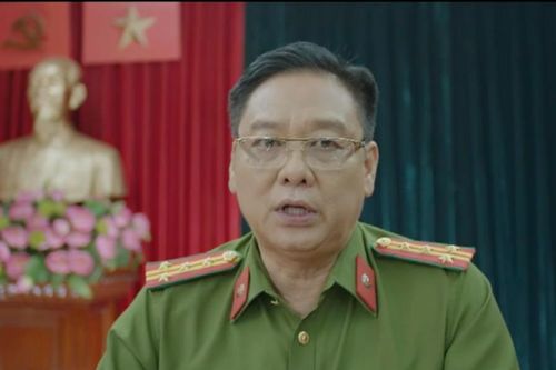 Lằn ranh tập 11: Mắt xích A Hồng lộ diện, chuyên án đổi chiều