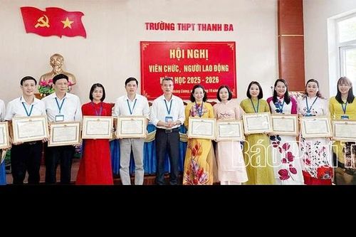 60 năm gieo tri thức, dựng tương lai