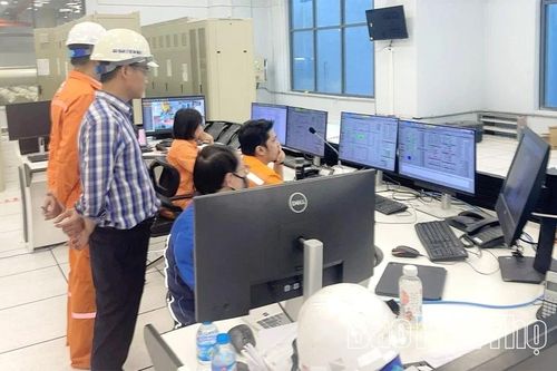 Hòa lưới thành công tổ máy số 2 Dự án Nhà máy Thủy điện Hòa Bình mở rộng