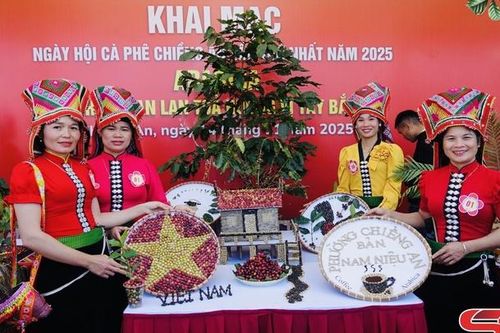 Đặc sắc phần thi tạo hình từ cà phê tại Ngày hội Cà phê phường Chiềng An lần thứ I năm 2025