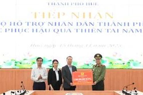 Bộ Công an hỗ trợ 5 tỷ đồng giúp TP.Huế khắc phục hậu quả mưa lũ