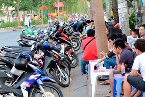 Xử phạt 'mạnh tay', vì sao nhiều người vẫn lấn chiếm vỉa hè?