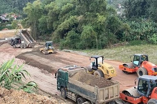 Thời tiết ủng hộ, nhà thầu đồng loạt tăng mũi thi công cao tốc Chợ Mới - Bắc Kạn