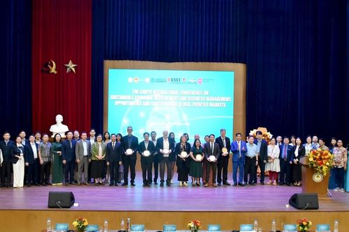 Tăng cường hợp tác học thuật - thực tiễn, thúc đẩy kinh tế Việt Nam phát triển bền vững