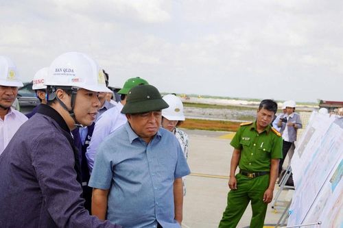 Phó Thủ tướng Nguyễn Chí Dũng kiểm tra các dự án trọng điểm ở Quảng Trị