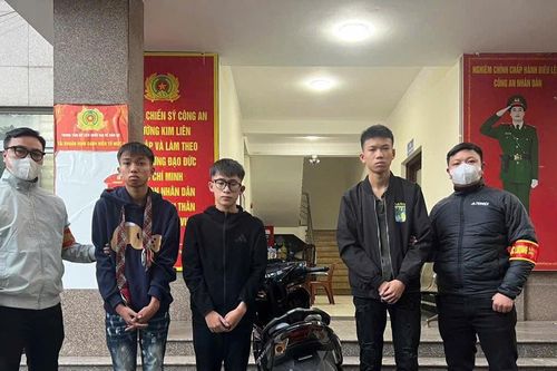 Hà Nội: Manh động chống người thi hành công vụ, 3 đối tượng bị Tổ 141 khống chế trong đêm