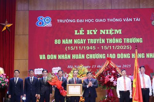 Trường Đại học Giao thông Vận tải đón nhận Huân chương Lao động hạng Nhất