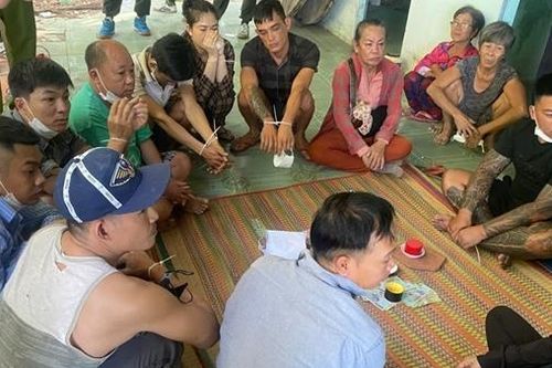 Nhiều phụ nữ lớn tuổi nhập sòng tài xỉu sát phạt