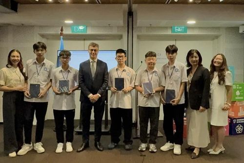 Trưởng đại diện UNESCO tại Việt Nam gặp mặt Đoàn học sinh tỉnh Cao Bằng