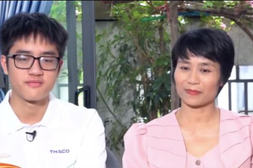 Cặp mẹ con cùng thi Đường lên đỉnh Olympia