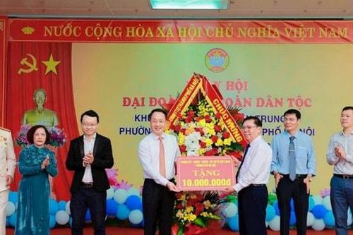 Trưởng ban Nội chính Thành ủy Trần Đình Cảnh dự Ngày hội Đại đoàn kết toàn dân tộc khu dân cư Thanh Xuân Trung 10