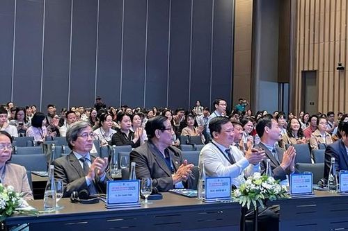 Hội Nhi khoa Đồng bằng sông Hồng 2025 nâng cao chất lượng chăm sóc sức khỏe trẻ em