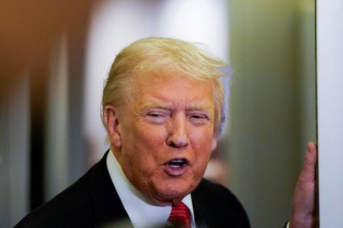 Cách ông Trump 'tuyên chiến' với giới truyền thông