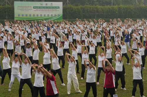 Gần 2.000 người ở TP.HCM tham gia đồng diễn dưỡng sinh