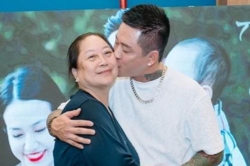 Nghệ sĩ chia buồn khi mẹ Tuấn Hưng qua đời