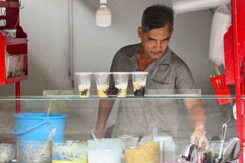 Quán 'chè chảnh' ở TP.HCM, ông chủ bị ghét vẫn nườm nượp khách