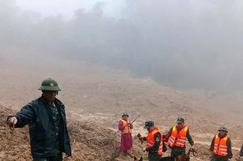 Đà Nẵng huy động chó nghiệp vụ để tìm kiếm 3 nạn nhân vụ sạt lở