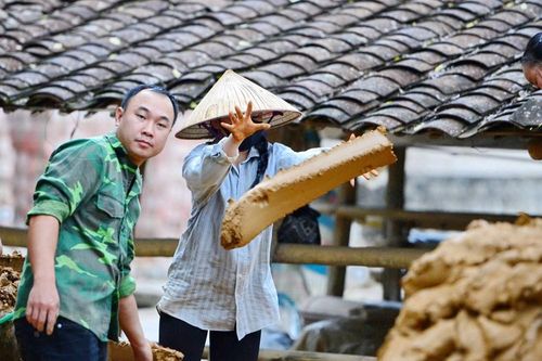 Người Bắc Sơn giữ nghề làm ngói âm dương