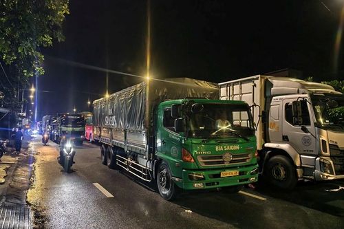 Tai nạn trên Quốc lộ 1 gây ùn tắc kéo dài