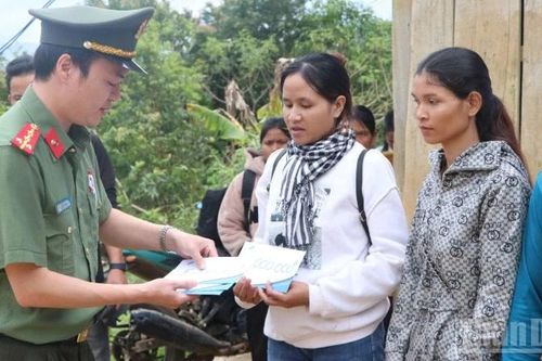 'Nghĩa tình vùng cao' hỗ trợ 1,3 tỷ đồng giúp người dân tái thiết cuộc sống