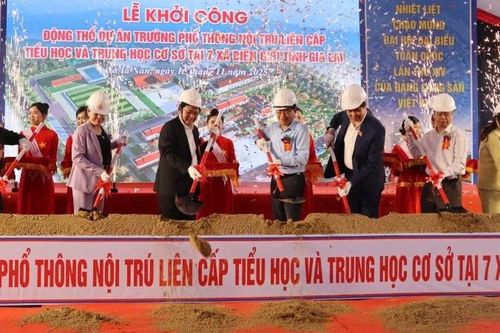 Phó Thủ tướng Hồ Quốc Dũng dự lễ khởi công xây dựng trường phổ thông nội trú liên cấp tại 7 xã biên giới Gia Lai