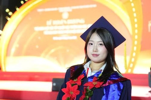 Cô gái Hà Nội và hành trình chạm tới danh hiệu thủ khoa xuất sắc
