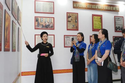 Về với 'Lớp học đầu tiên' của báo chí cách mạng