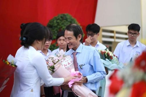 Giải thưởng Võ Trường Toản lần thứ 28 năm 2025 - Bài 2: Trên mỗi bước trưởng thành, luôn có bóng dáng thầy cô