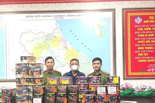 Bóc gỡ đường dây mua bán pháo hoa nổ số lượng lớn ở Hà Tĩnh
