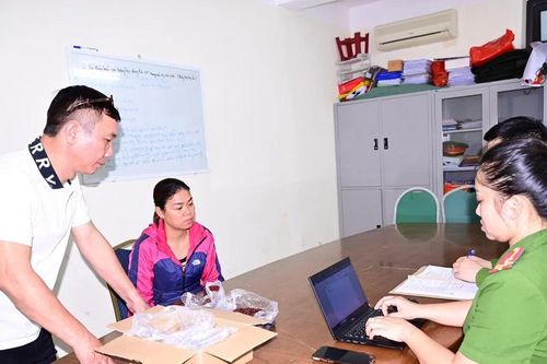 Bắt giữ ổ nhóm lừa đảo bán 'thuốc đông y' ở Hải Phòng