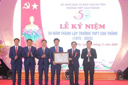 50 năm một hành trình tỏa sáng