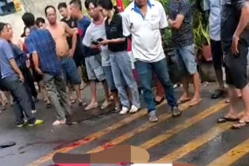Người đàn ông tử vong giữa đường ở TPHCM nghi bị truy sát