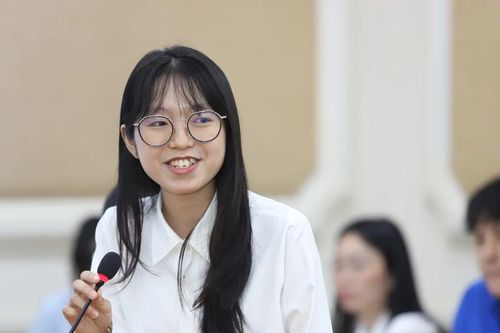 Lãnh đạo TPHCM đối thoại với các nhà khoa học trẻ, nữ sinh khoa học tiêu biểu