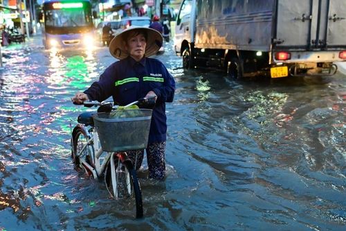 Ngập cực đoan ở TPHCM, chuyên gia chỉ ra loạt nguyên nhân cốt lõi