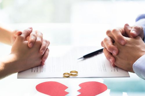 Vợ chồng con trai ly hôn, ông bà có quyền nhận nuôi cháu nội không?