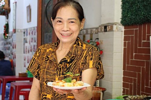 Quán ăn có bà chủ 'đọc rap tính tiền' sắp đóng cửa, khách tiếc nuối khi đến ăn