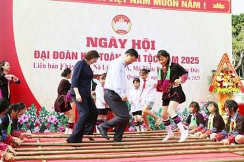 Ngày hội Đại đoàn kết toàn dân tộc rộn ràng khắp Quảng Ninh