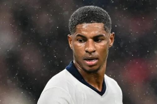 Rashford ở Barcelona bay bổng, ở tuyển Anh chùng xuống