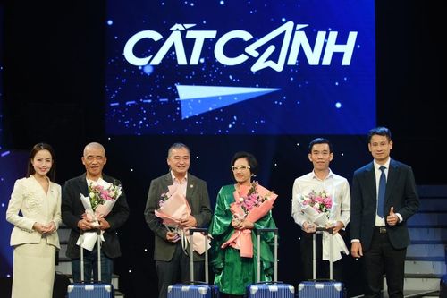 Cất cánh tháng 11: Ba câu chuyện truyền cảm hứng lay động
