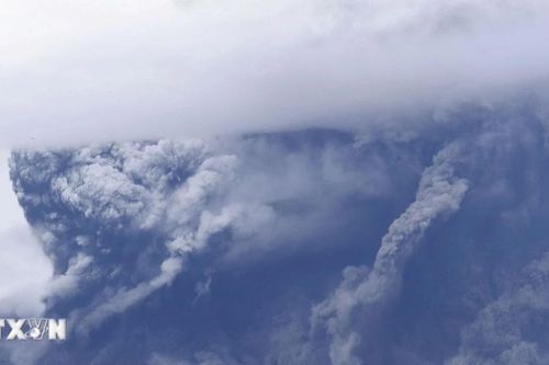 Núi lửa Sakurajima ở Tây Nam Nhật Bản phun tro bụi cao hàng nghìn mét