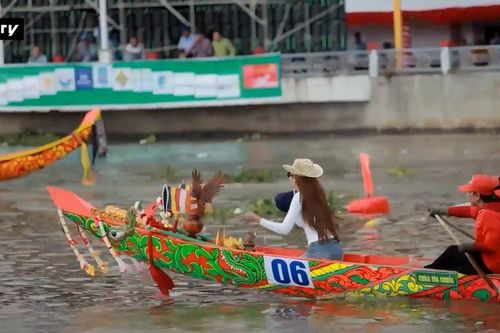 Rộn ràng đua ghe Ngo đón Lễ cúng Trăng của đồng bào Khmer tại Cần Thơ