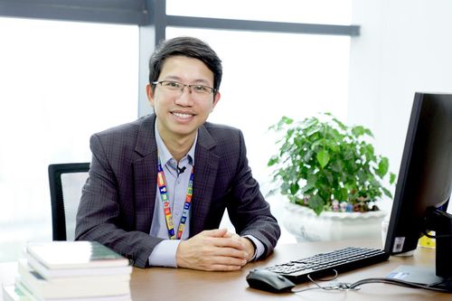 Góp ý dự thảo văn kiện Đại hội XIV: Kiến tạo 'vàng tri thức' từ chiến lược nhân lực đa tầng