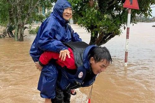 Những người hùng thầm lặng - Kỳ 2: Lập đội cứu hộ miễn phí để trả ơn cuộc đời