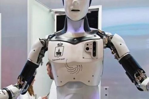 Robot hình người đầu tiên của Nga 'ngã sấp mặt' khi ra mắt công chúng