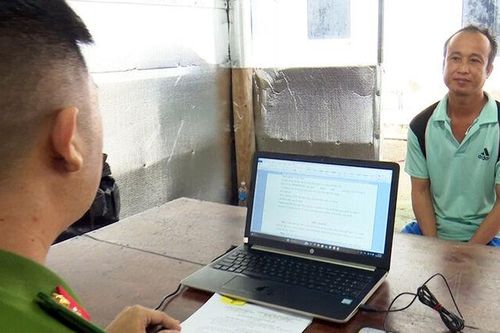 Khởi tố, bắt tạm giam đối tượng hiếp dâm 2 bé gái cùng xóm